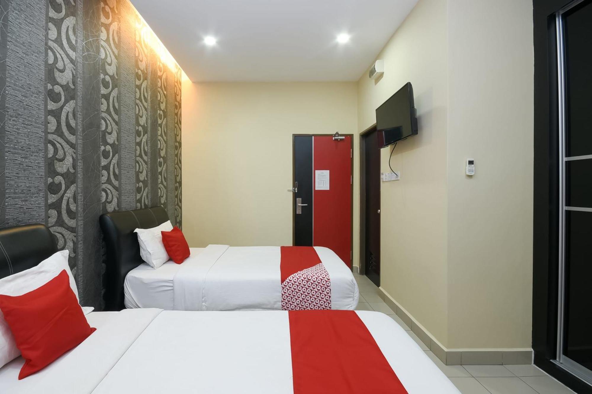 Oyo 89301 Ys Inn 米里 外观 照片