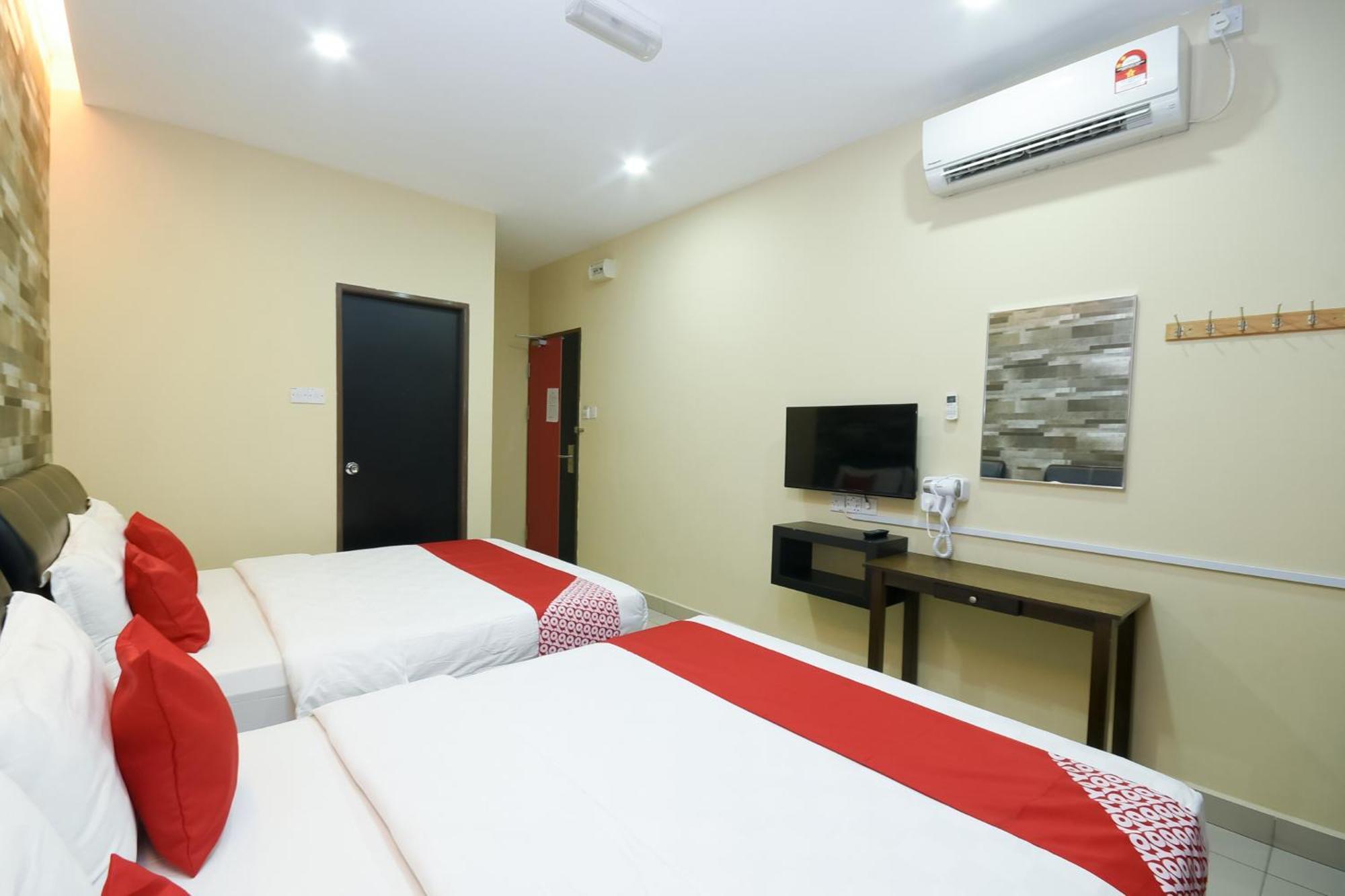 Oyo 89301 Ys Inn 米里 外观 照片