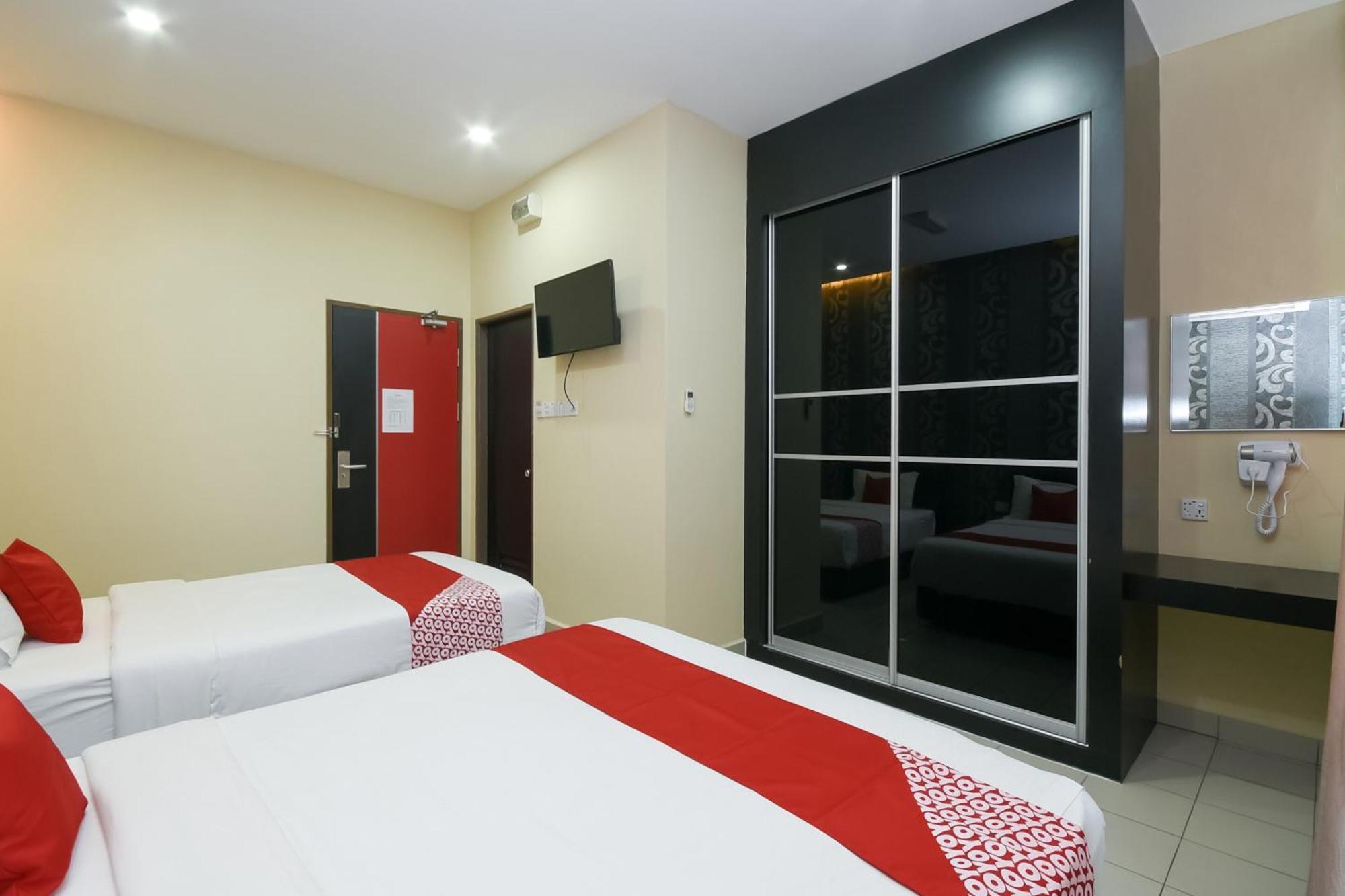 Oyo 89301 Ys Inn 米里 外观 照片