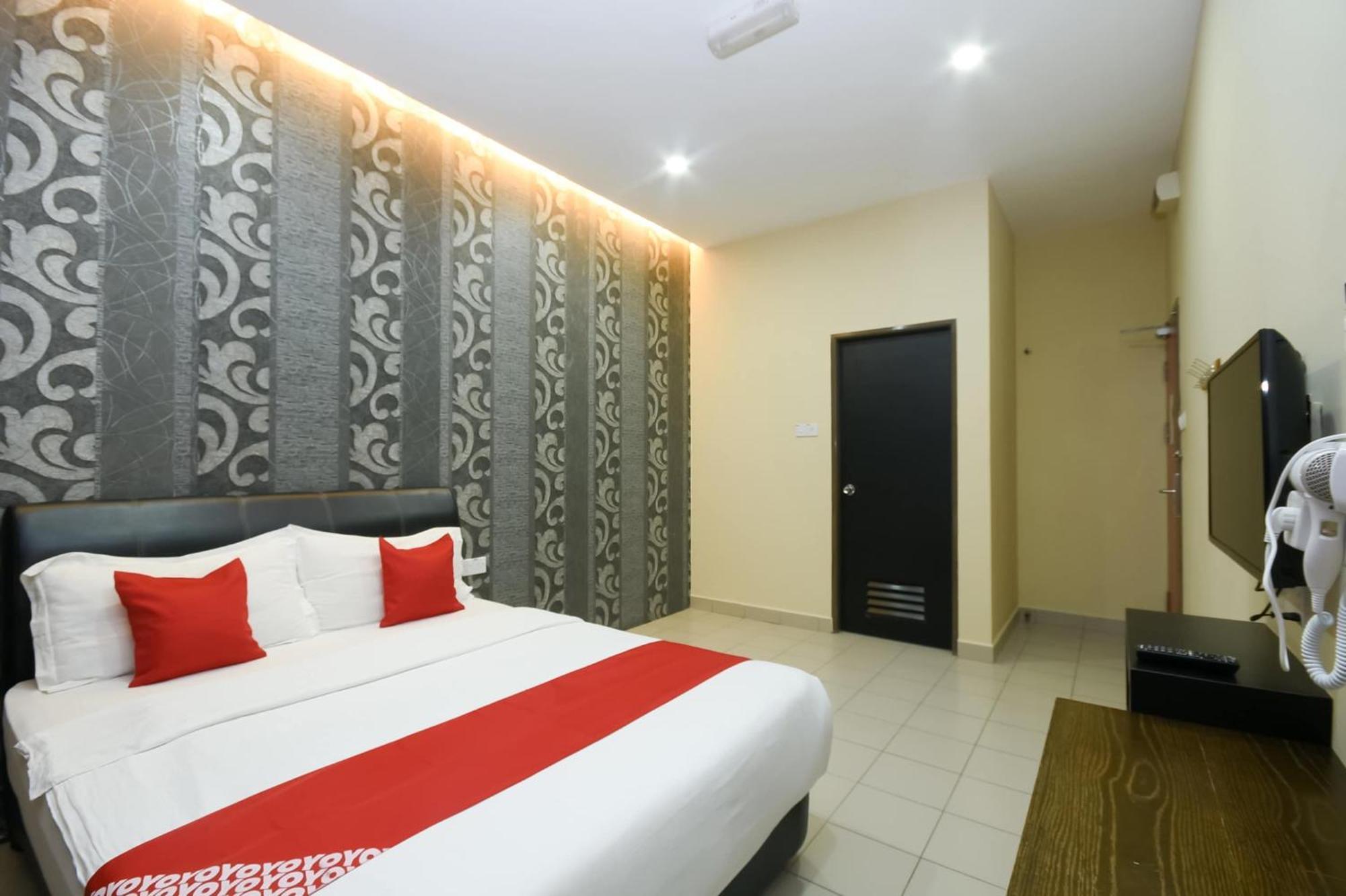 Oyo 89301 Ys Inn 米里 外观 照片